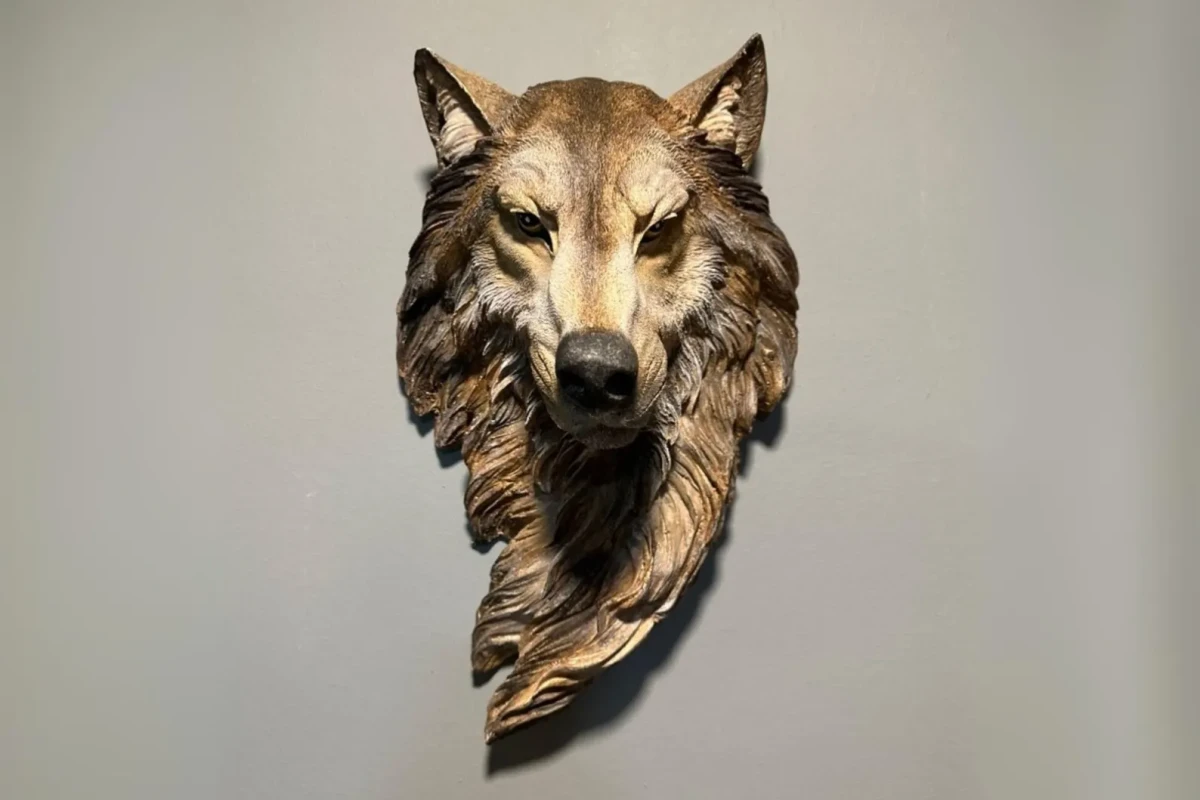 El Boyalı Kurt Başı Duvar Heykeli